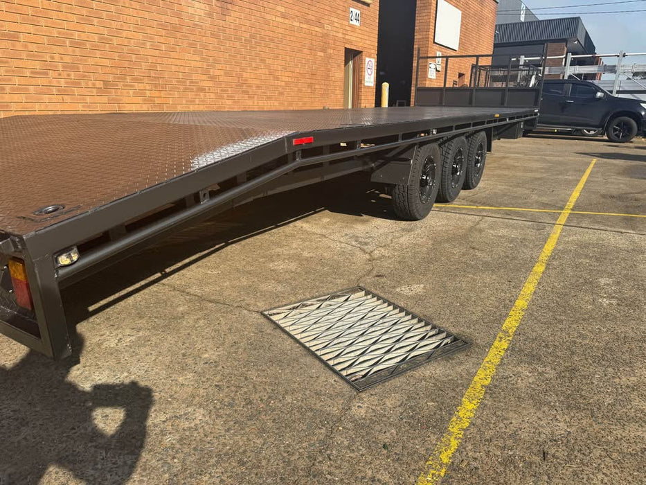 9 m x 2.4m Flat Top Tri-Axle Beaver Tail Trailer- 4.5 ton gvm