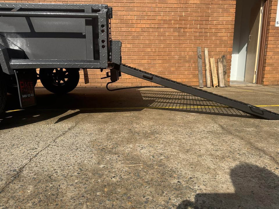 10x6 Box Trailer + Full Width Mesh Ramp