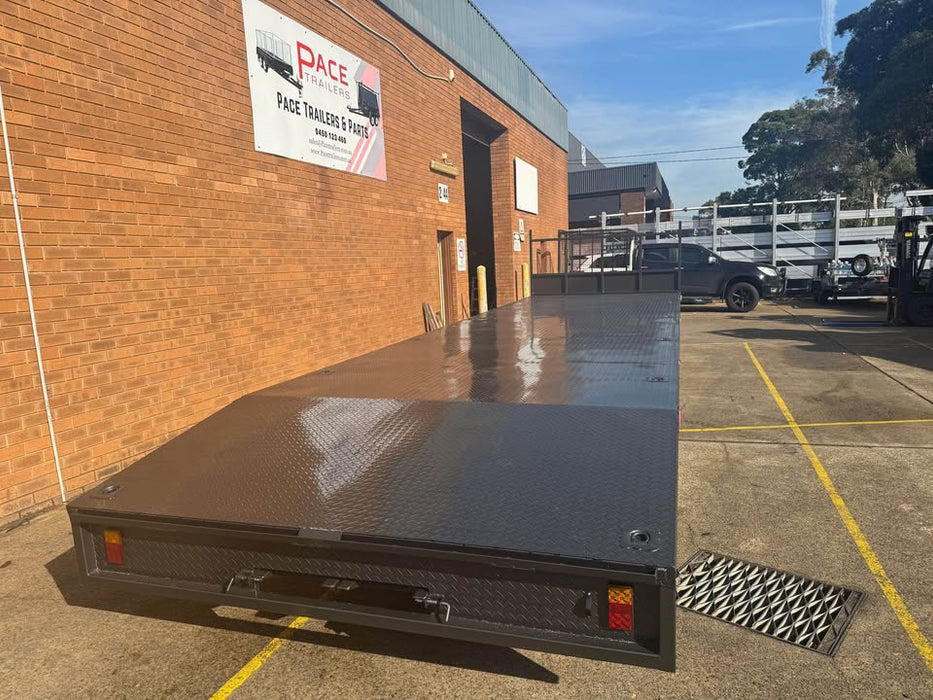 9 m x 2.4m Flat Top Tri-Axle Beaver Tail Trailer- 4.5 ton gvm