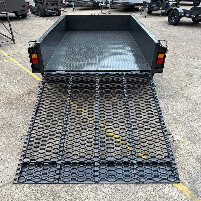 8x5 Heavy-Duty Box Trailer with Mesh Ramp
