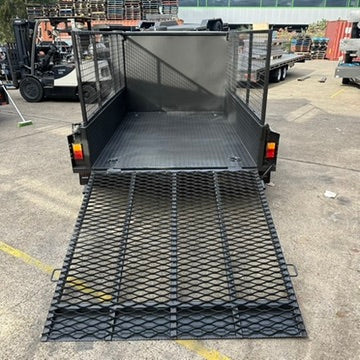 8x5 Lawn Mowing Trailer - Caged Sides
