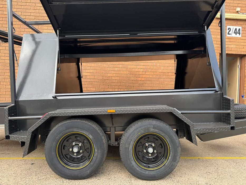 8x5 Tradesman with Full Length Drawers & Central Locking