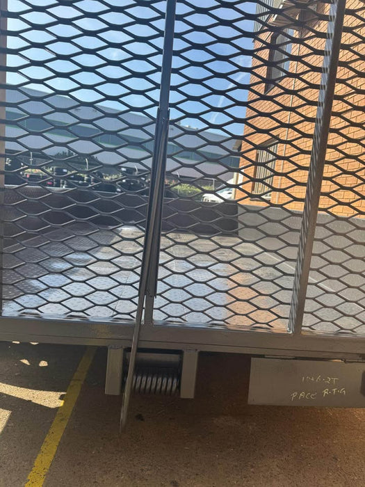 10x6 Box Trailer + Full Width Mesh Ramp