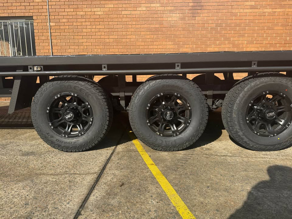 9 m x 2.4m Flat Top Tri-Axle Beaver Tail Trailer- 4.5 ton gvm