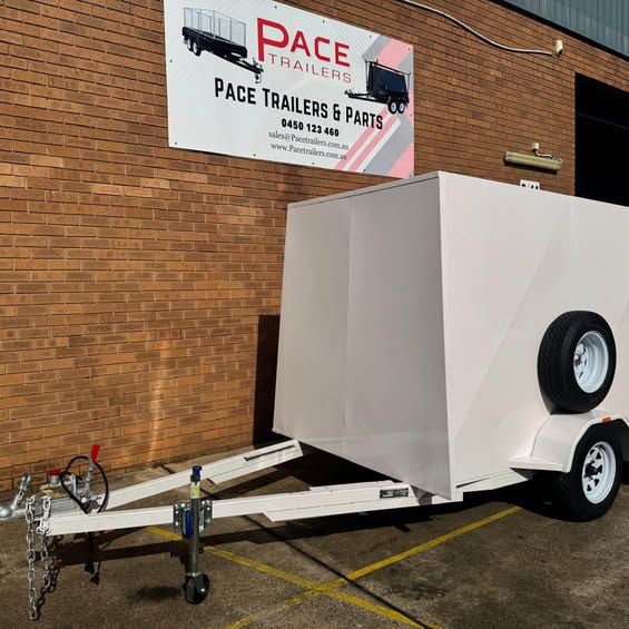 8'x5' enclosed trailer with swing open rear door- 1 t gvm