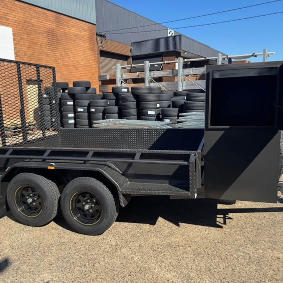 9x6 box trailer tandem with full width mesh ramp, mower box -2000 kg gvm