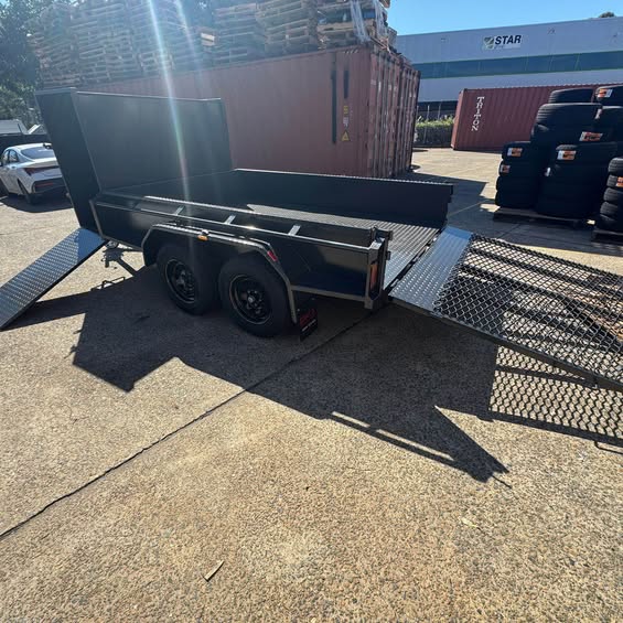 9x6 box trailer tandem with full width mesh ramp, mower box -2000 kg gvm