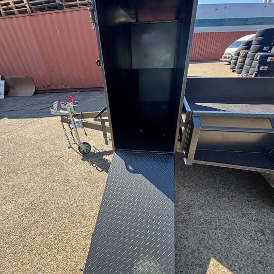 9x6 box trailer tandem with full width mesh ramp, mower box -2000 kg gvm
