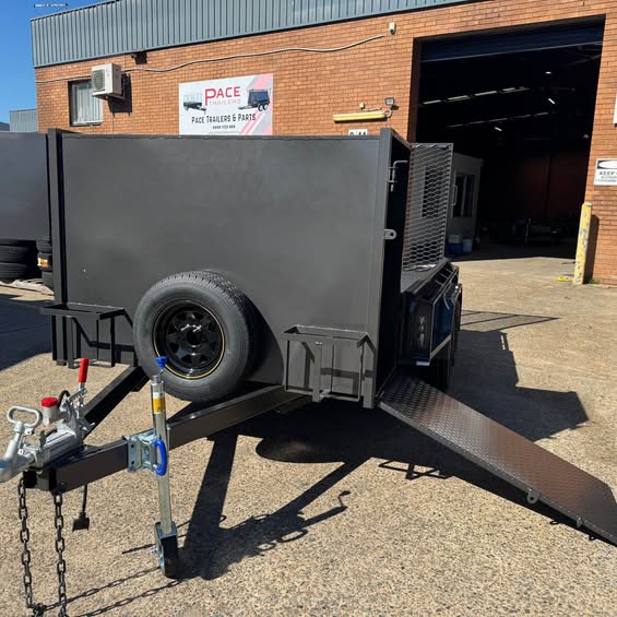 9x6 box trailer tandem with full width mesh ramp, mower box -2000 kg gvm