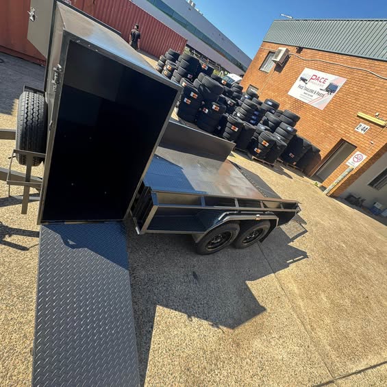 9x6 box trailer tandem with full width mesh ramp, mower box -2000 kg gvm