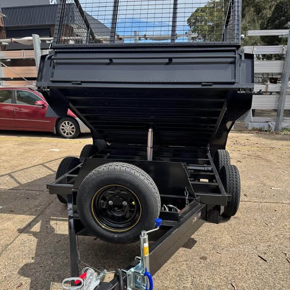 8x6 tipper tandem trailer with ramps, 900mm high cage- 2.8 t gvm