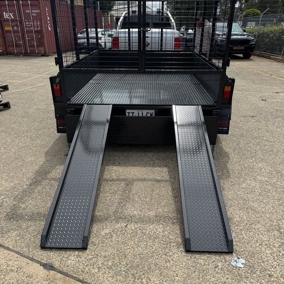 8x6 tipper tandem trailer with ramps, 900mm high cage- 2.8 t gvm