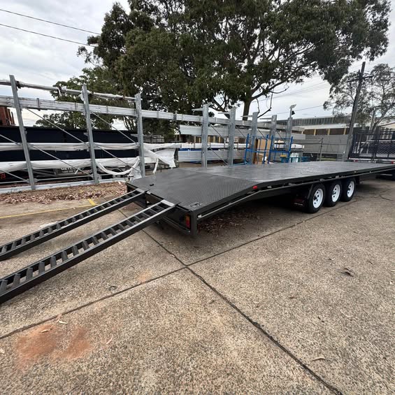 9 m x 2.4m 'flat top' tri axle beaver tail trailer- 4.5 ton gvm