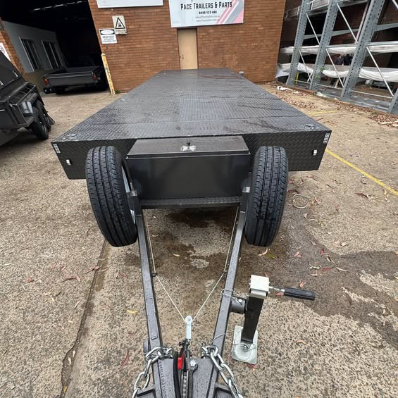 9 m x 2.4m 'flat top' tri axle beaver tail trailer- 4.5 ton gvm