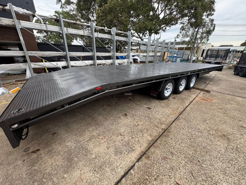 9 m x 2.4m 'Flat Top' Tri Axle Beaver Tail Trailer