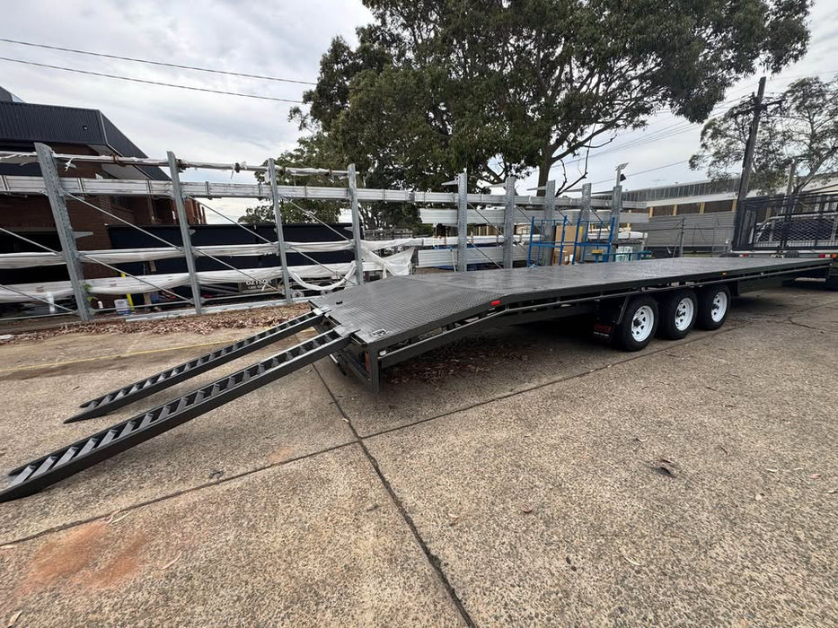 9 m x 2.4m 'Flat Top' Tri Axle Beaver Tail Trailer
