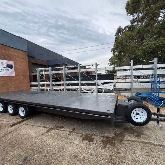 9 m x 2.4m 'flat top' tri axle beaver tail trailer- 4.5 ton gvm