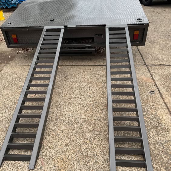 9 m x 2.4m 'flat top' tri axle beaver tail trailer- 4.5 ton gvm