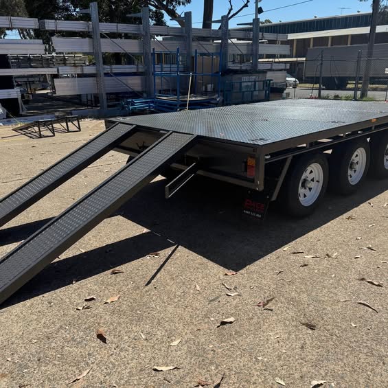 12x7 (3.6 m x 2.1m) flat top tri-axle trailer - 4500 kg gvm