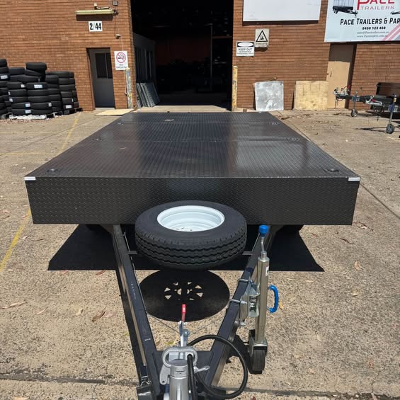 12x7 (3.6 m x 2.1m) flat top tri-axle trailer - 4500 kg gvm
