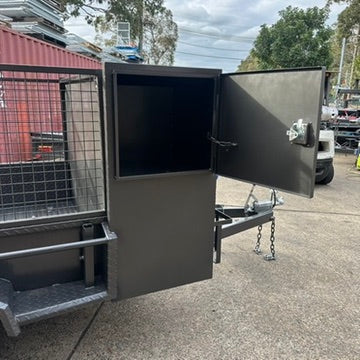 8x5 Lawn Mowing Trailer - Caged Sides