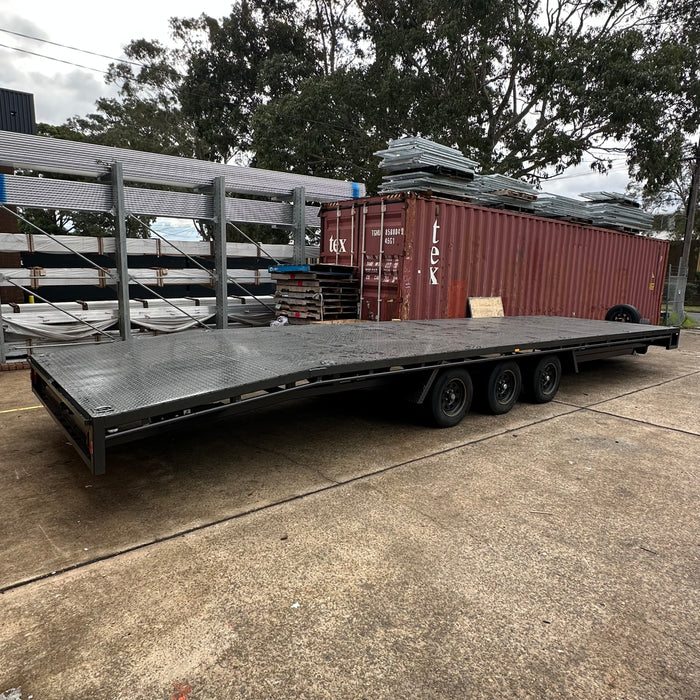 9m x 2.4M Flat Top Tri-Axle Trailer