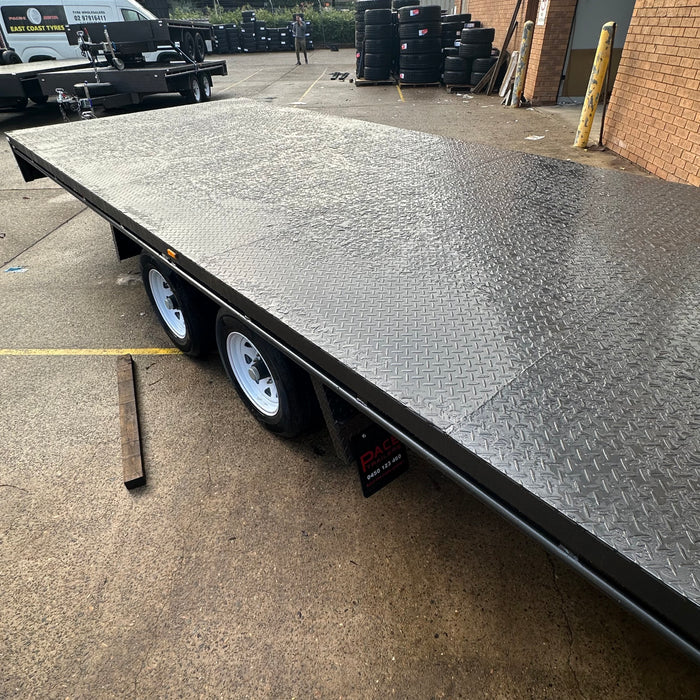 20'x8' (6m x 2.4m) Flat Table-Top Tandem Trailer