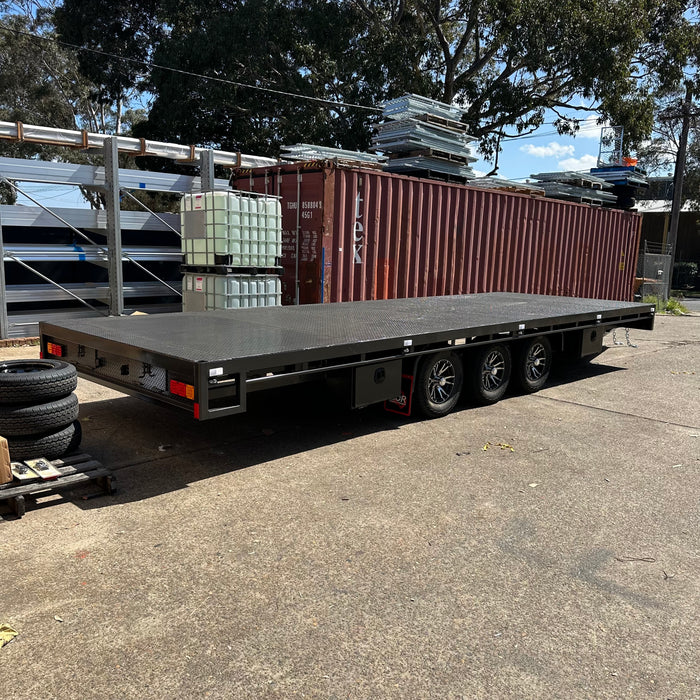 7.5x2.4m Flat Table-Top Trailer