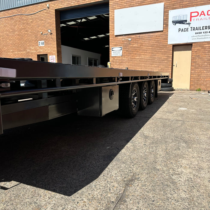 7.5x2.4m Flat Table-Top Trailer