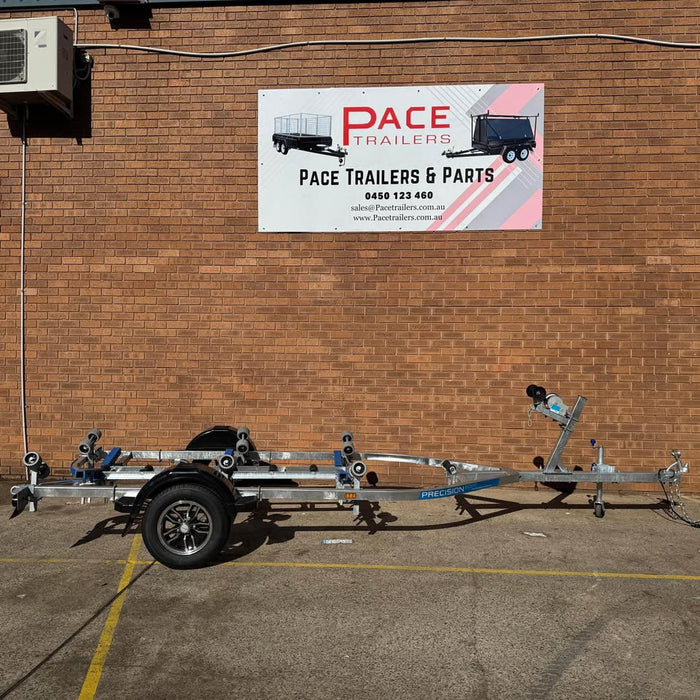 S520 Boat Trailer With Alloy Wheels To Suit Boat Length 4.4mt(14ft) x 4.9mt(16ft)