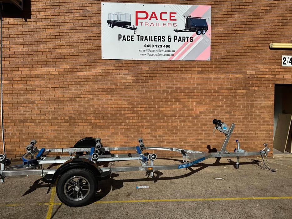 S520 Boat Trailer With Alloy Wheels To Suit Boat Length 4.4mt(14ft) x 4.9mt(16ft)