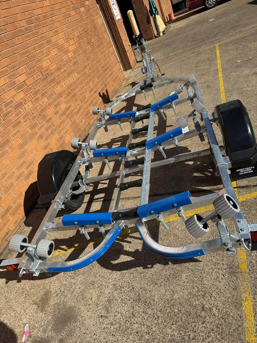 S520 Boat Trailer With Alloy Wheels To Suit Boat Length 4.4mt(14ft) x 4.9mt(16ft)