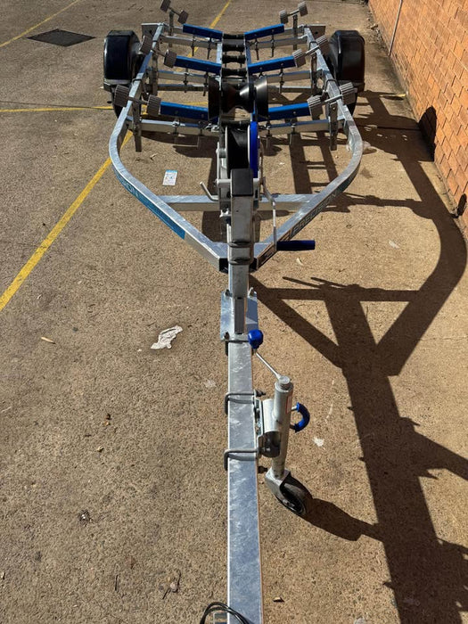 S520 Boat Trailer With Alloy Wheels To Suit Boat Length 4.4mt(14ft) x 4.9mt(16ft)