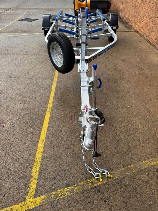 S520b Galvanised Braked Boat Trailer Suit Boat Length Of 4.4mt(14ft) x 4.9mt(16ft)
